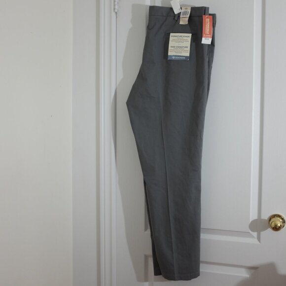 COPY - Dockers grey signature khaki classic fit size W42L32 - Picture 3 of 11